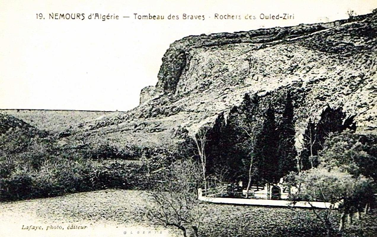 Nemours - Le Tombeau des Braves - Rochers des Ouled-Ziri.jpg